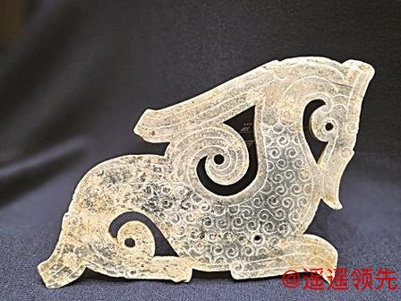 尊龙凯时 西汉夔龙形玉佩：镌刻地理密码